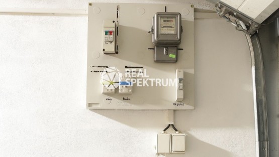 8 podr elektroměr , jističe, zás 230V vypínač