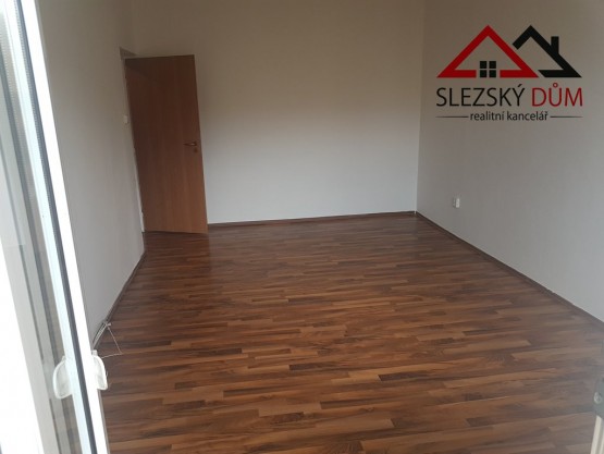 Tel.: 604 799 700 Slezský dům