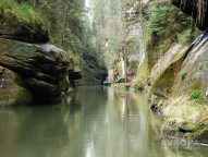 Turistické cíle - skály a řeka Kamenice