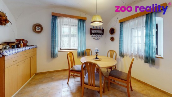 vesnicky-rd-31-zemechy-okr-louny-dining-room.jpg