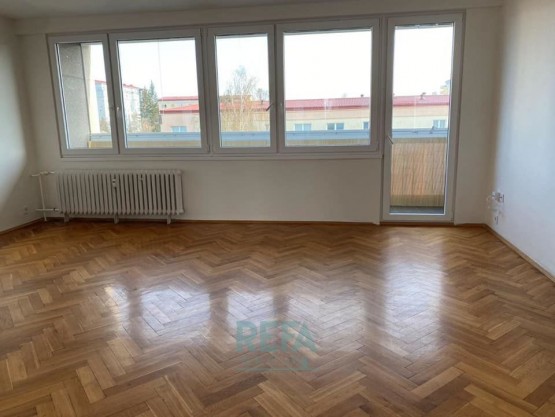 3kk-v-olsinach-proskleny-balkon.jpg